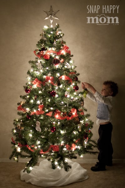 How To Take Pictures By The Christmas Tree - Snap Happy Mom at LetsLassoTheMoon.com
