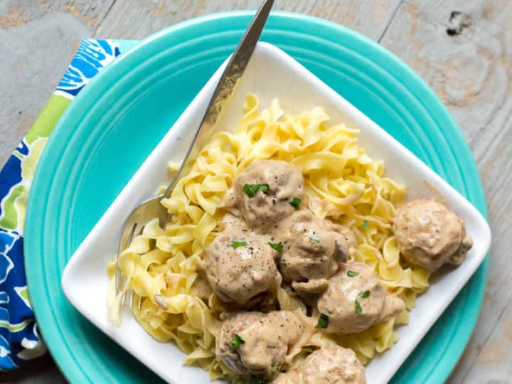 https://letslassothemoon.com/wp-content/uploads/2015/12/slow-cooker-swedish-meatballs-pin-720x540.jpg