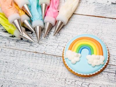 Cookie Icing 101: Everything You Ever Wanted to Know About Consistency, Coloring and Getting Started With Decorating Bags